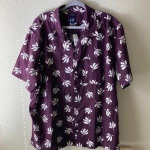 New Gap Men’s XXL Short Sleeve Shirt